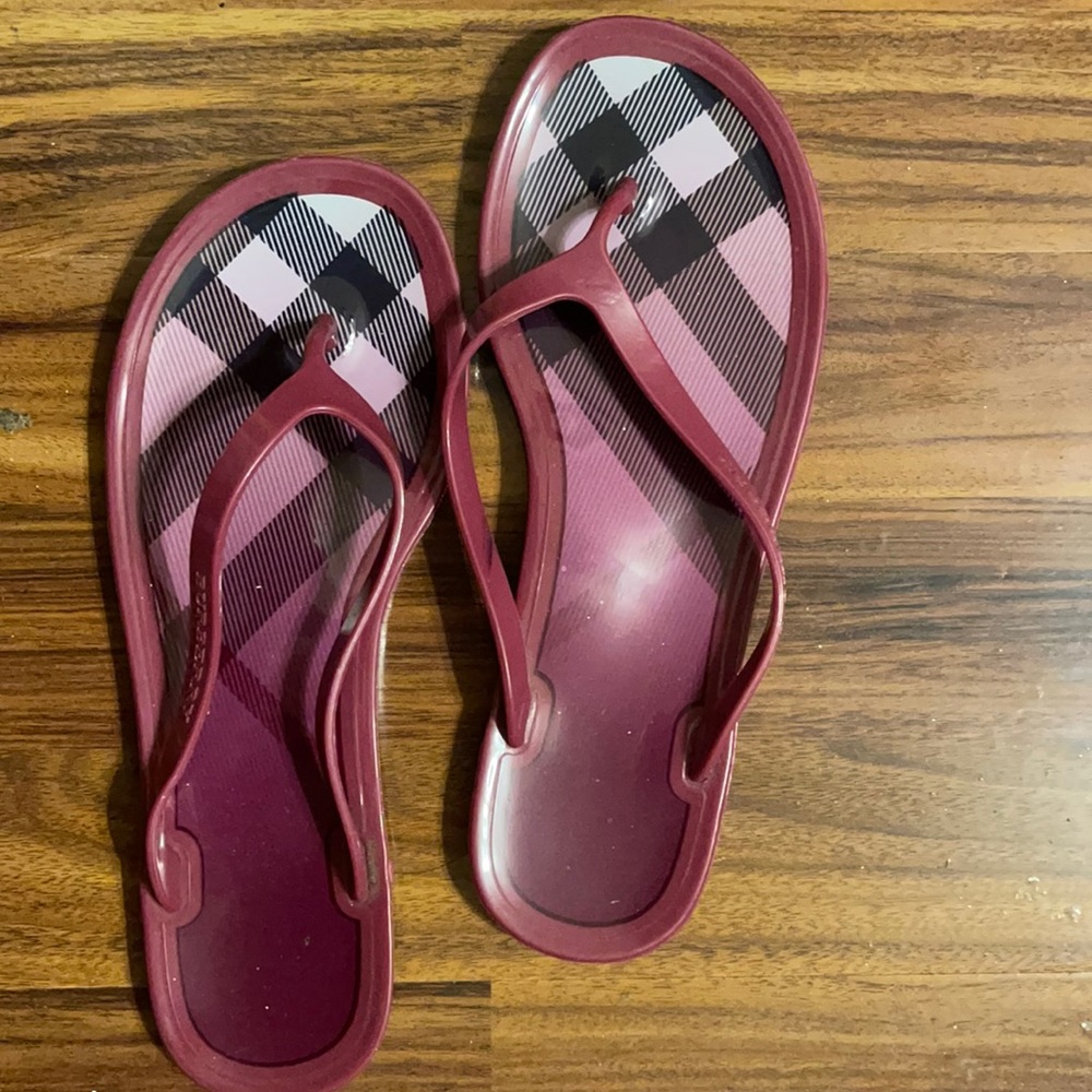 Burberry slippers
